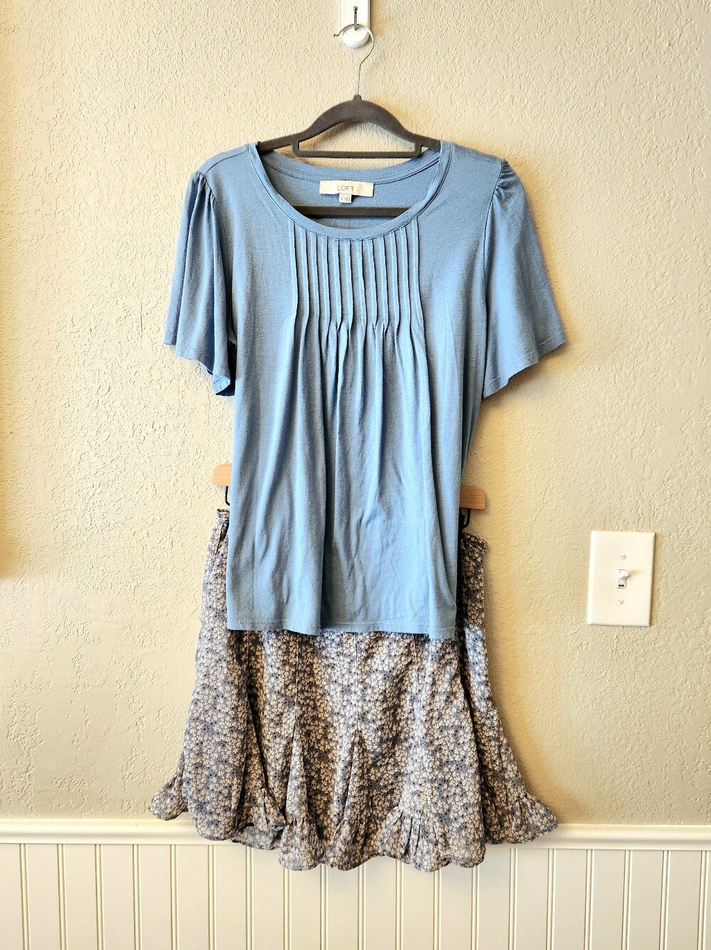 LOFT Short Sleeve Tee & Bohme Blue Floral Skirt